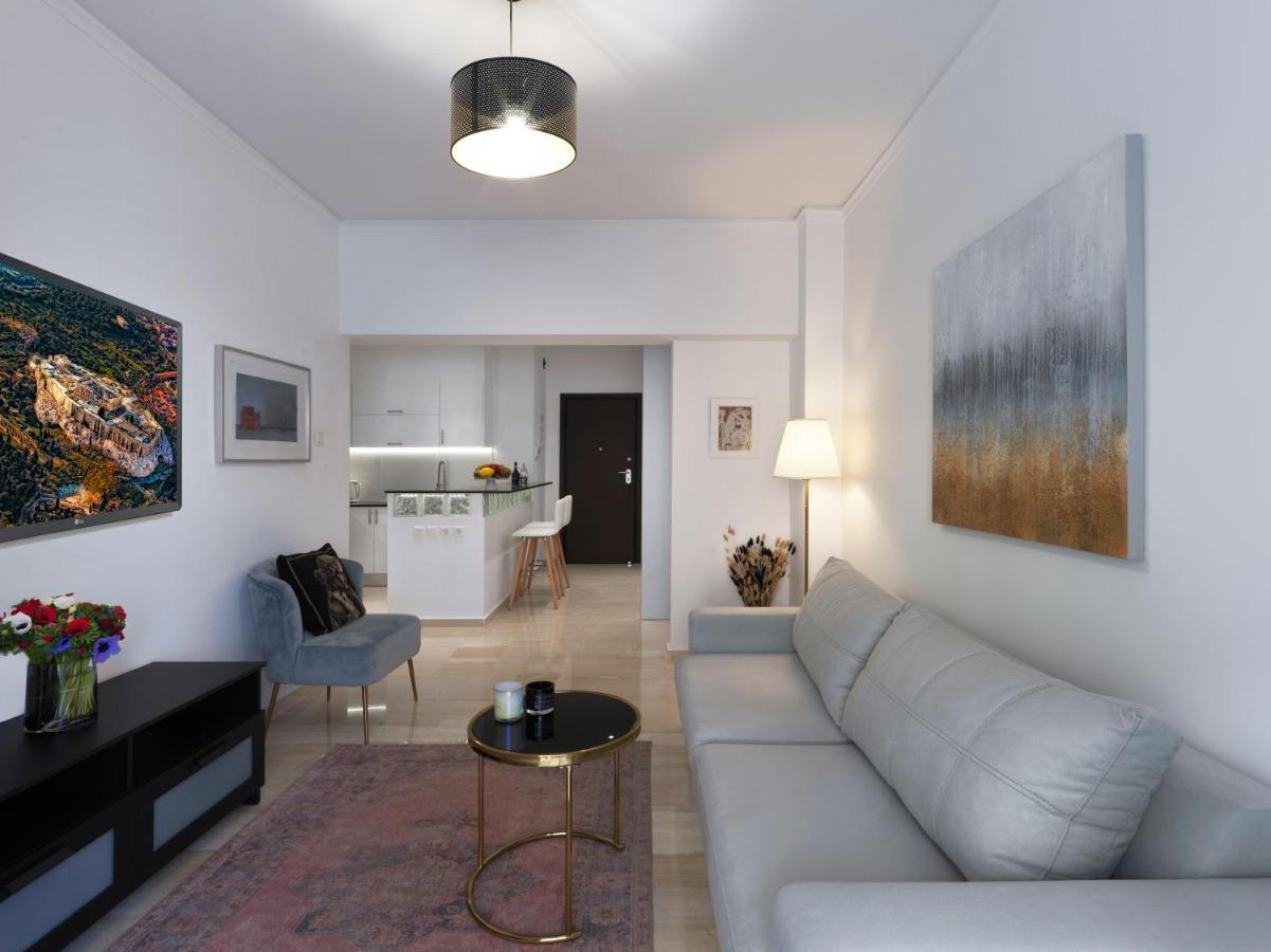 Newly Renovated Apartment In The Heart Of เอเธนส์ ภายนอก รูปภาพ