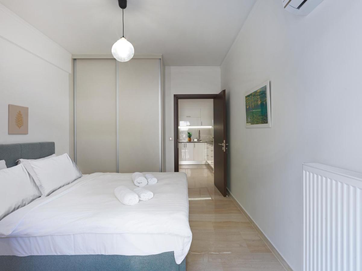 Newly Renovated Apartment In The Heart Of เอเธนส์ ภายนอก รูปภาพ