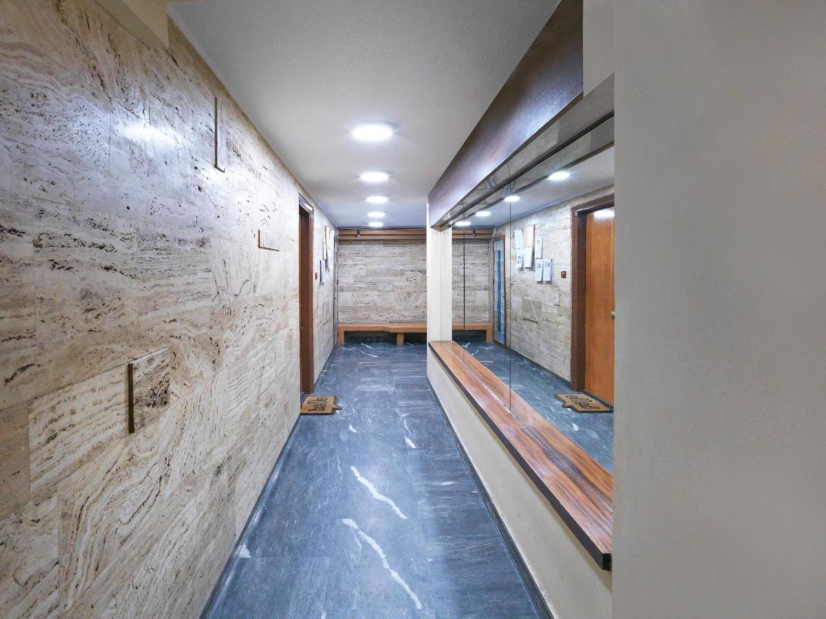 Newly Renovated Apartment In The Heart Of เอเธนส์ ภายนอก รูปภาพ